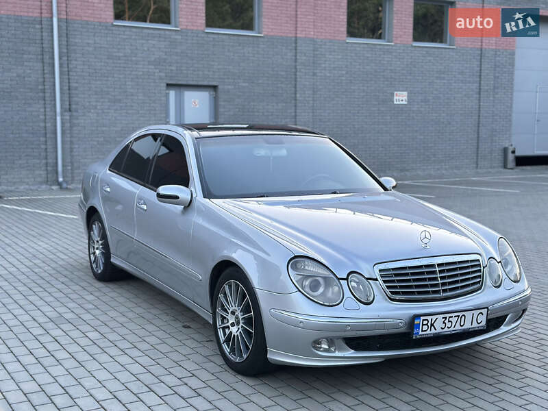 Седан Mercedes-Benz E-Class 2002 в 