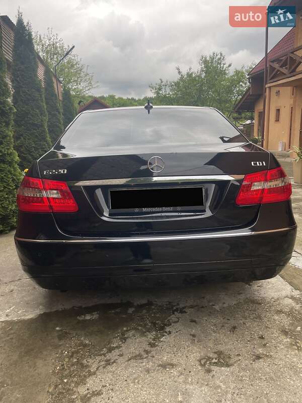 Седан Mercedes-Benz E-Class 2010 в Крайниково