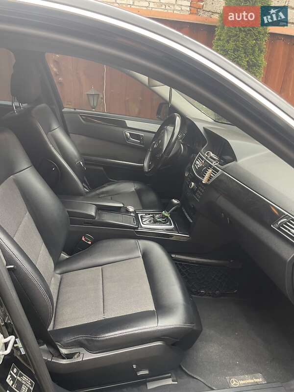 Седан Mercedes-Benz E-Class 2010 в Крайниково