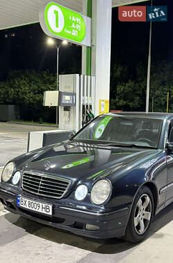 Седан Mercedes-Benz E-Class 2001 в Киеве