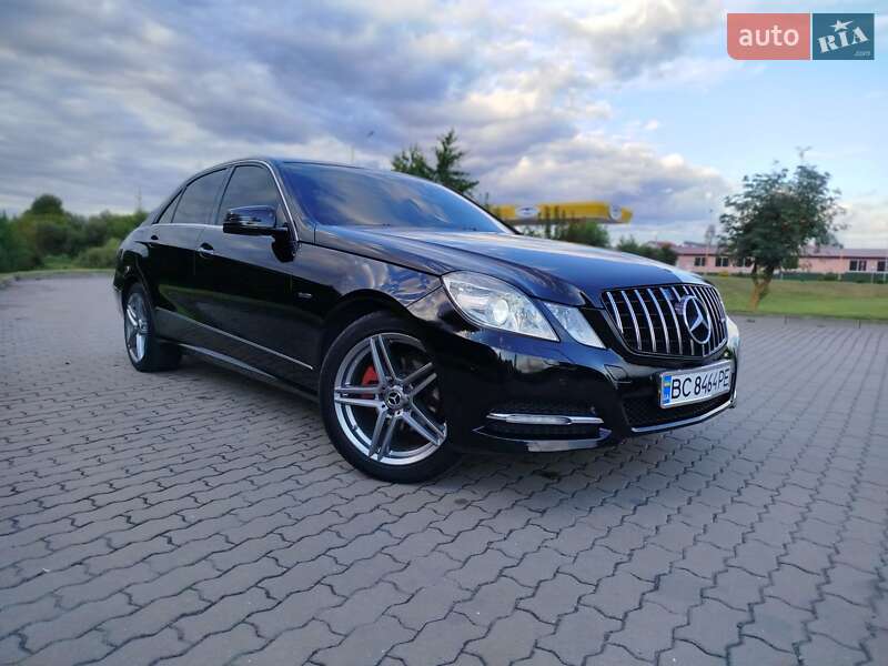 Седан Mercedes-Benz E-Class 2011 в Бродах
