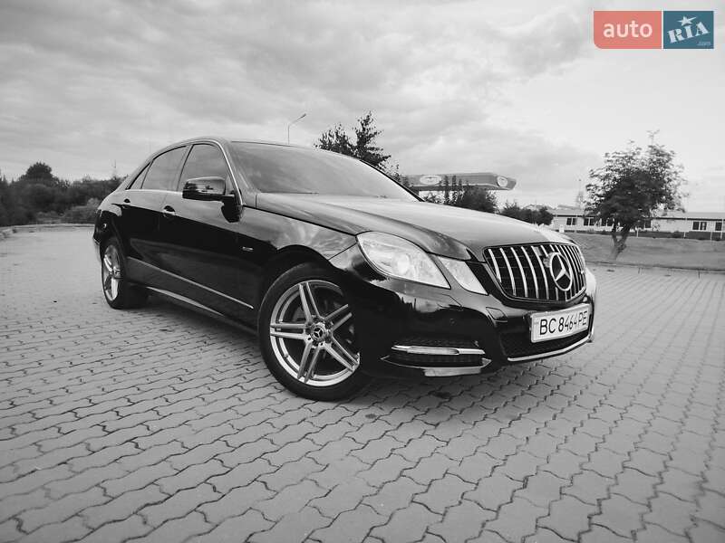 Седан Mercedes-Benz E-Class 2011 в Бродах