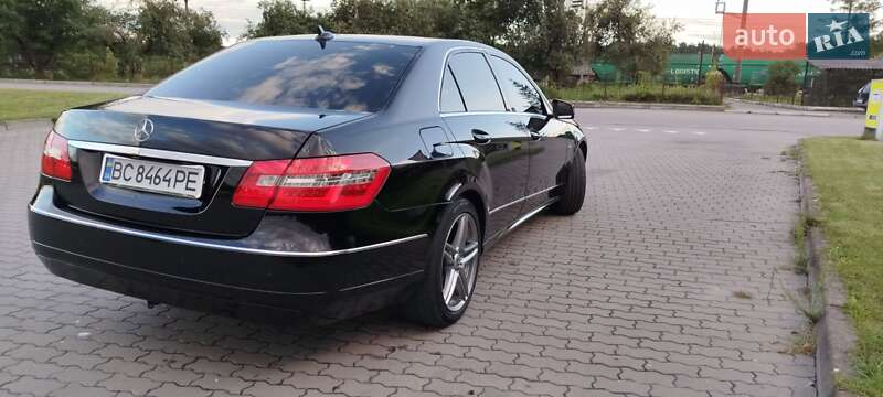Седан Mercedes-Benz E-Class 2011 в Бродах