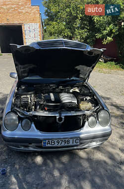 Седан Mercedes-Benz E-Class 2000 в 