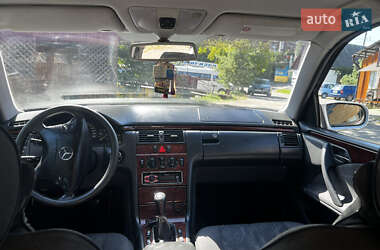 Седан Mercedes-Benz E-Class 2000 в 