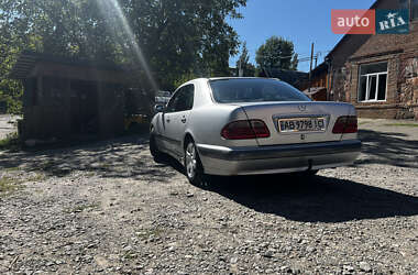 Седан Mercedes-Benz E-Class 2000 в 