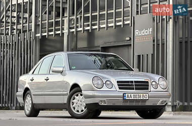 Седан Mercedes-Benz E-Class 1996 в Києві
