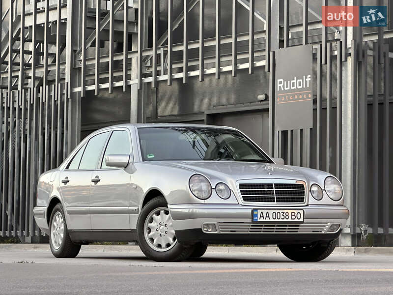 Mercedes-Benz E-Class 1996