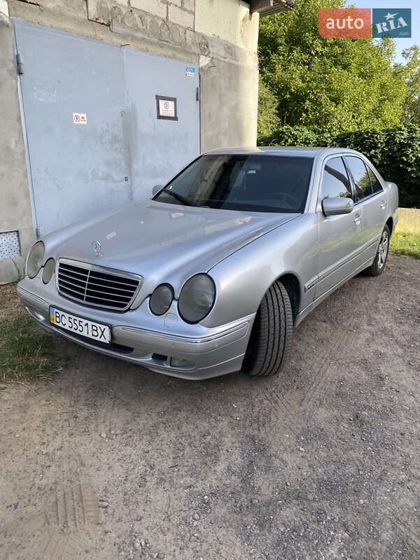 Mercedes-Benz E-Class 2001