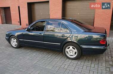Седан Mercedes-Benz E-Class 2000 в Черкассах