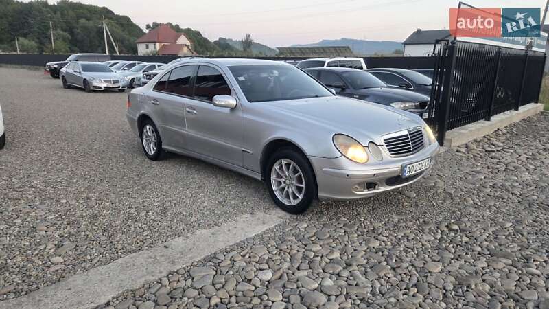 Седан Mercedes-Benz E-Class 2002 в Тячеве
