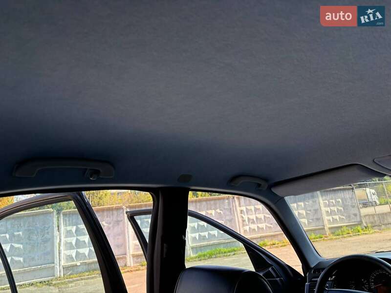 Седан Mercedes-Benz E-Class 2000 в Києві