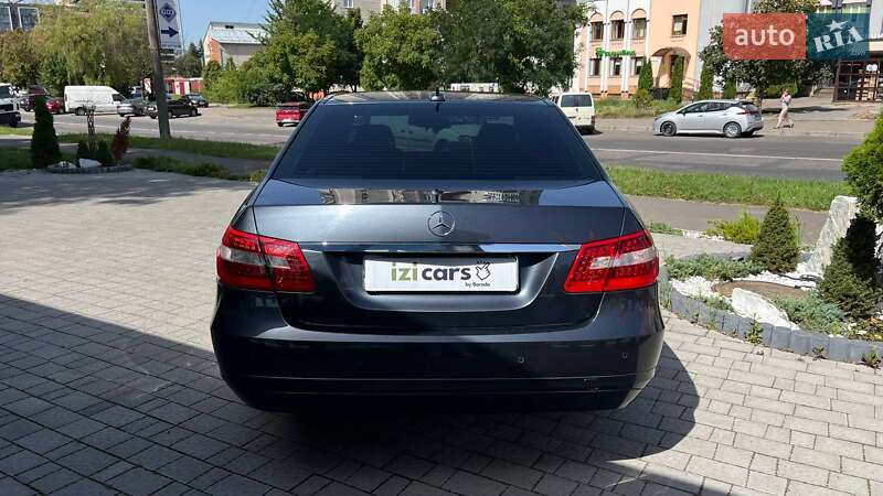 Седан Mercedes-Benz E-Class 2012 в Львові