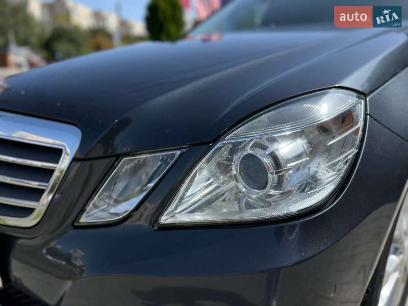 Седан Mercedes-Benz E-Class 2012 в Львові