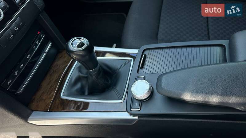 Седан Mercedes-Benz E-Class 2012 в Львові