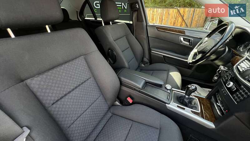 Седан Mercedes-Benz E-Class 2012 в Львові
