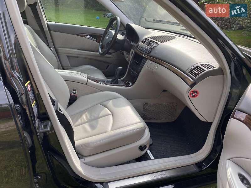 Седан Mercedes-Benz E-Class 2003 в Ивано-Франковске