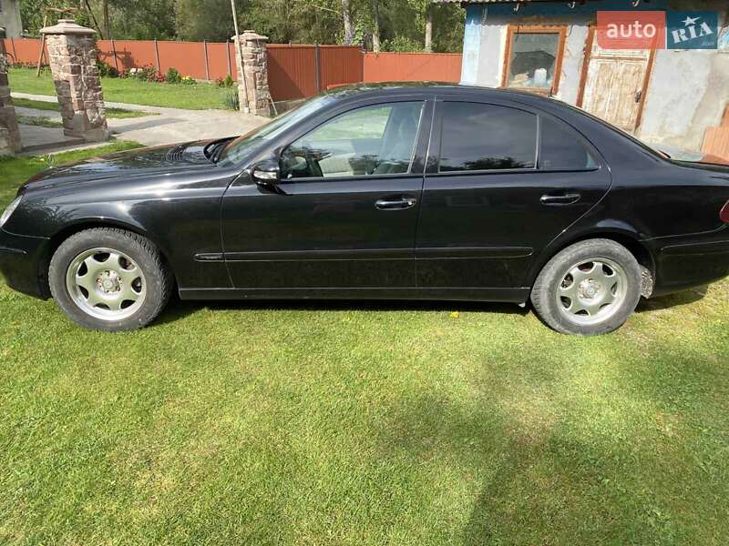 Седан Mercedes-Benz E-Class 2003 в Ивано-Франковске
