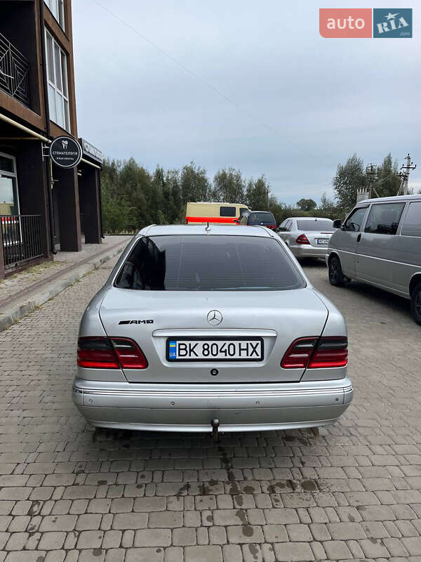 Седан Mercedes-Benz E-Class 2001 в Ратному