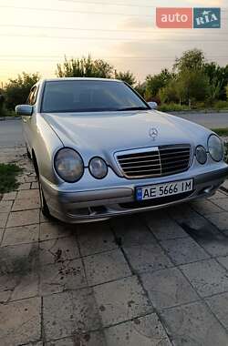 Седан Mercedes-Benz E-Class 2000 в Дніпрі