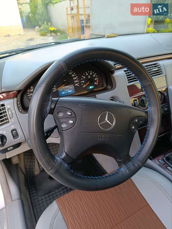 Седан Mercedes-Benz E-Class 2000 в Днепре