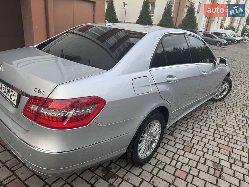 Седан Mercedes-Benz E-Class 2011 в Івано-Франківську