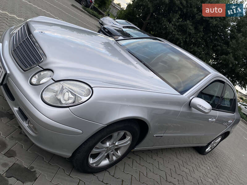 Седан Mercedes-Benz E-Class 2003 в Чернівцях