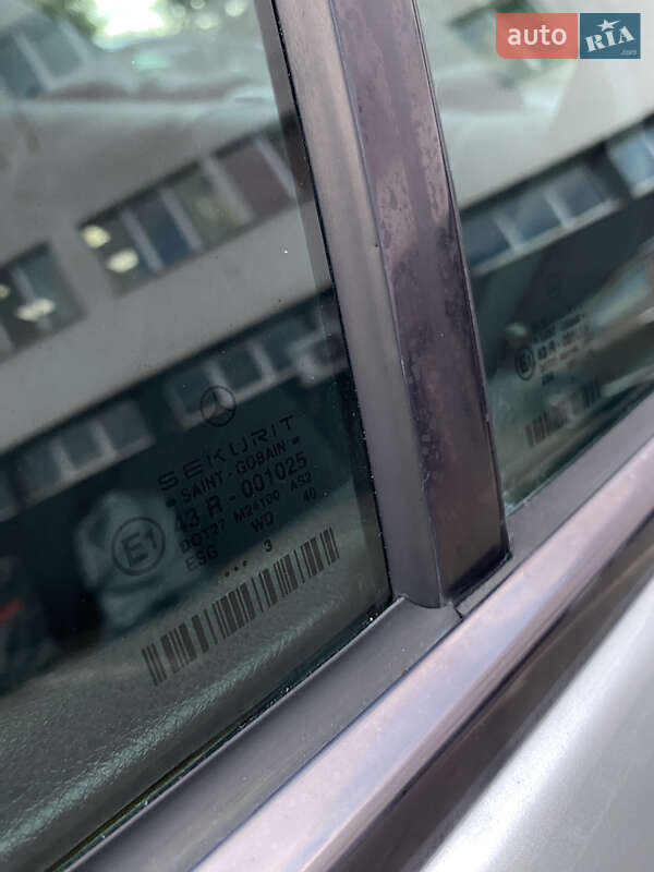 Седан Mercedes-Benz E-Class 2003 в Чернівцях