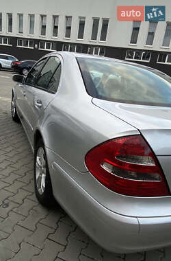 Седан Mercedes-Benz E-Class 2003 в 