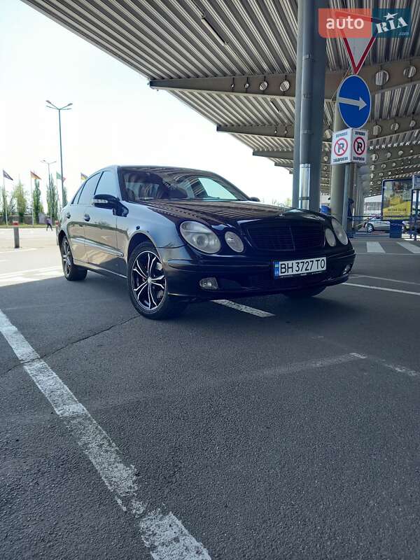 Седан Mercedes-Benz E-Class 2003 в Кривому Розі
