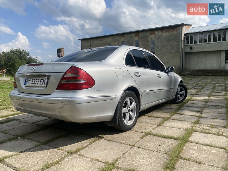 Седан Mercedes-Benz E-Class 2002 в Самборе