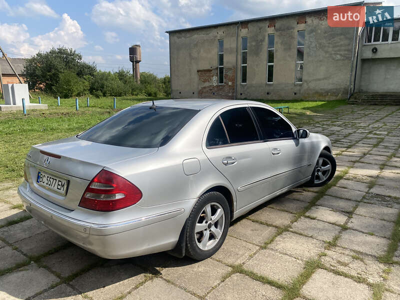 Седан Mercedes-Benz E-Class 2002 в Самборе