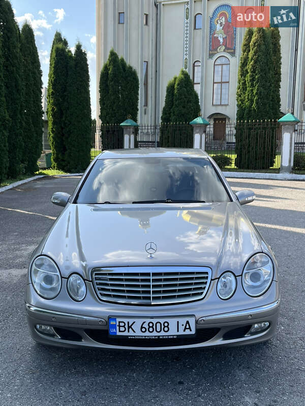 Mercedes-Benz E-Class 2005