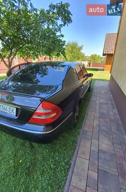 Седан Mercedes-Benz E-Class 2004 в 