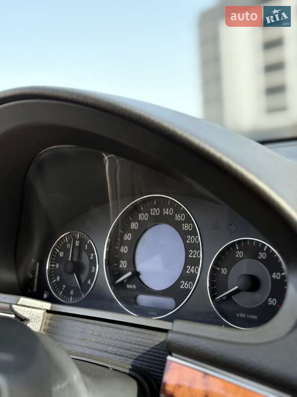 Седан Mercedes-Benz E-Class 2003 в Черкасах