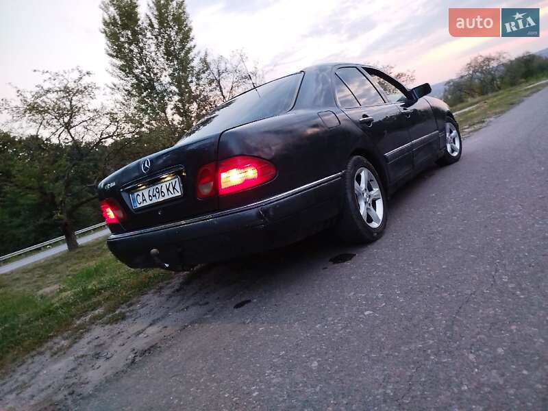 Седан Mercedes-Benz E-Class 1997 в Городище