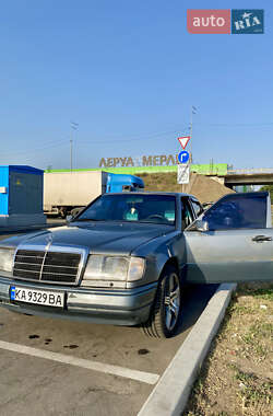 Седан Mercedes-Benz E-Class 1989 в Киеве