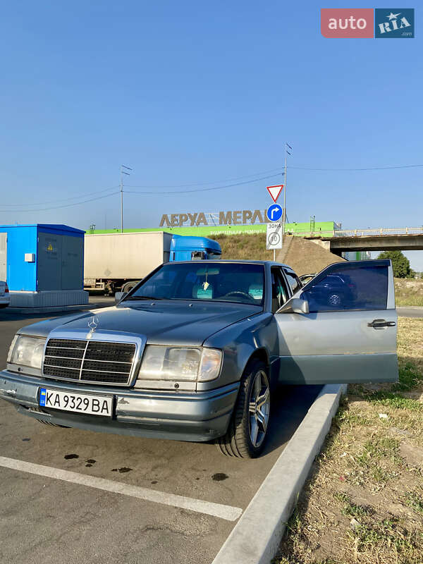 Mercedes-Benz E-Class 1989