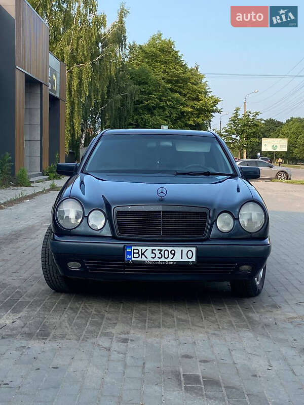 Mercedes-Benz E-Class 1999