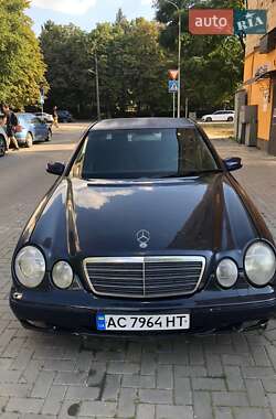 Седан Mercedes-Benz E-Class 2001 в Луцке