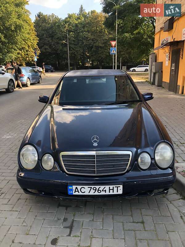 Mercedes-Benz E-Class 2001