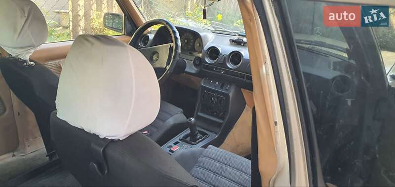 Седан Mercedes-Benz E-Class 1981 в Чернівцях фото 4 Седан Mercedes-Benz E-Class 1981 в Чернівцях
