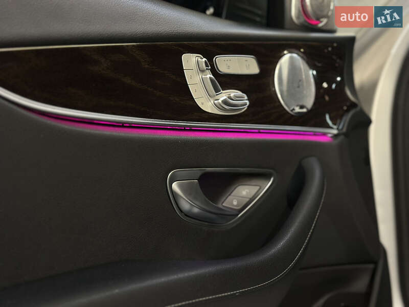 Седан Mercedes-Benz E-Class 2020 в Львове