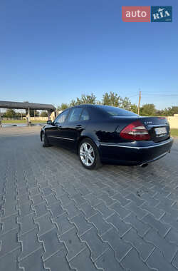 Седан Mercedes-Benz E-Class 2008 в 