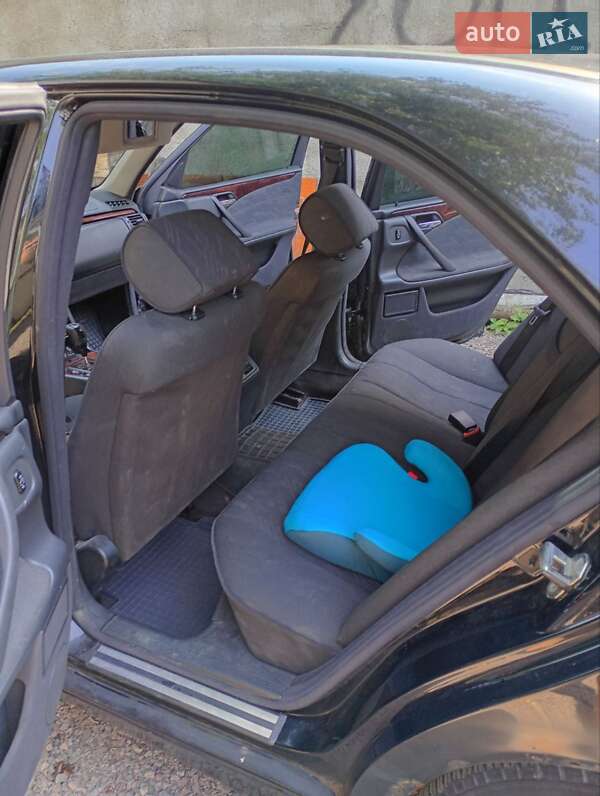 Седан Mercedes-Benz E-Class 2001 в Львові