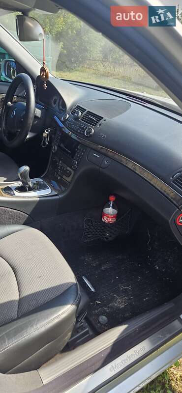 Седан Mercedes-Benz E-Class 2004 в Охтирці