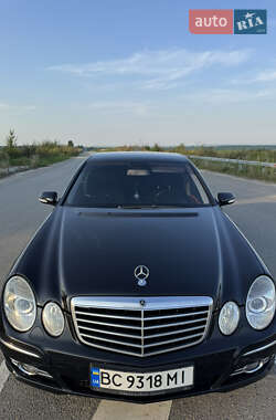 Седан Mercedes-Benz E-Class 2007 в Пустомитах