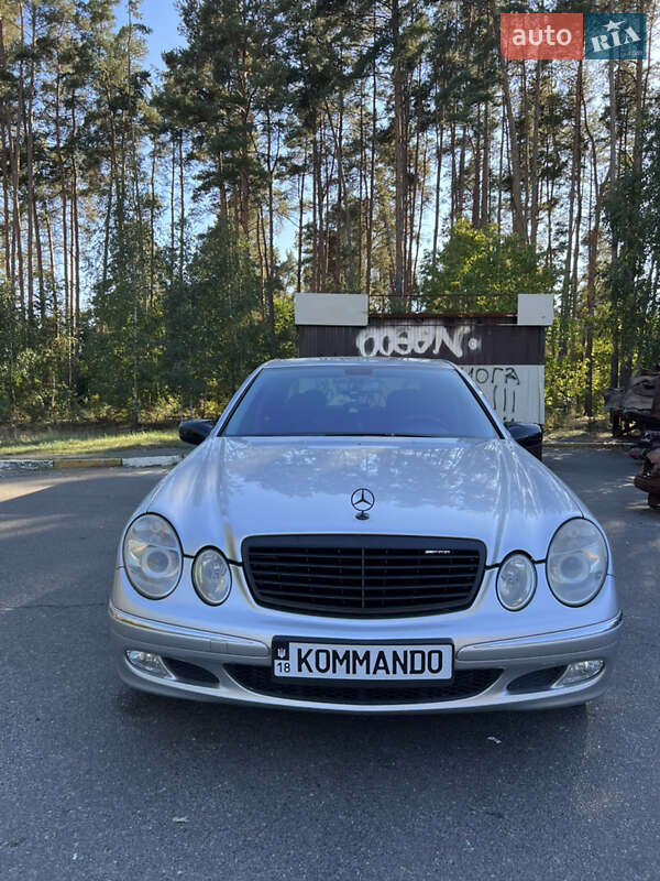 Седан Mercedes-Benz E-Class 2004 в Ірпені