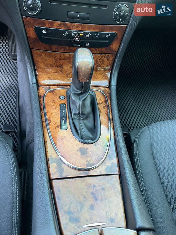 Седан Mercedes-Benz E-Class 2004 в Ірпені