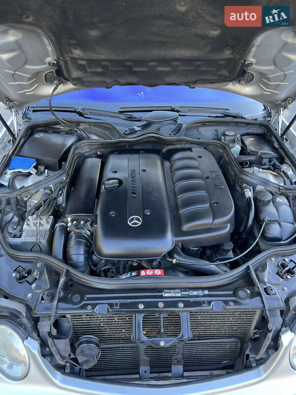 Седан Mercedes-Benz E-Class 2004 в Ірпені